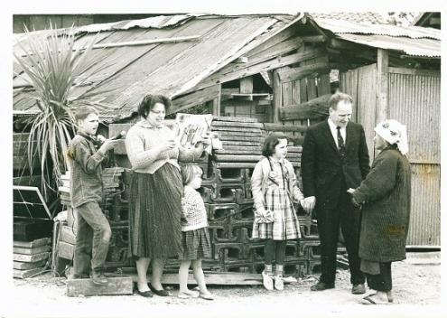 DeShazerfamily-in-Nagoya-1963.jpg